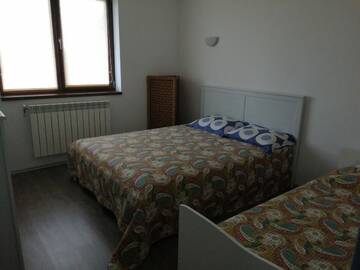 Фото номера Дом с 3 спальнями Дома для отпуска Casa Bunicii г. Sindreşti 12